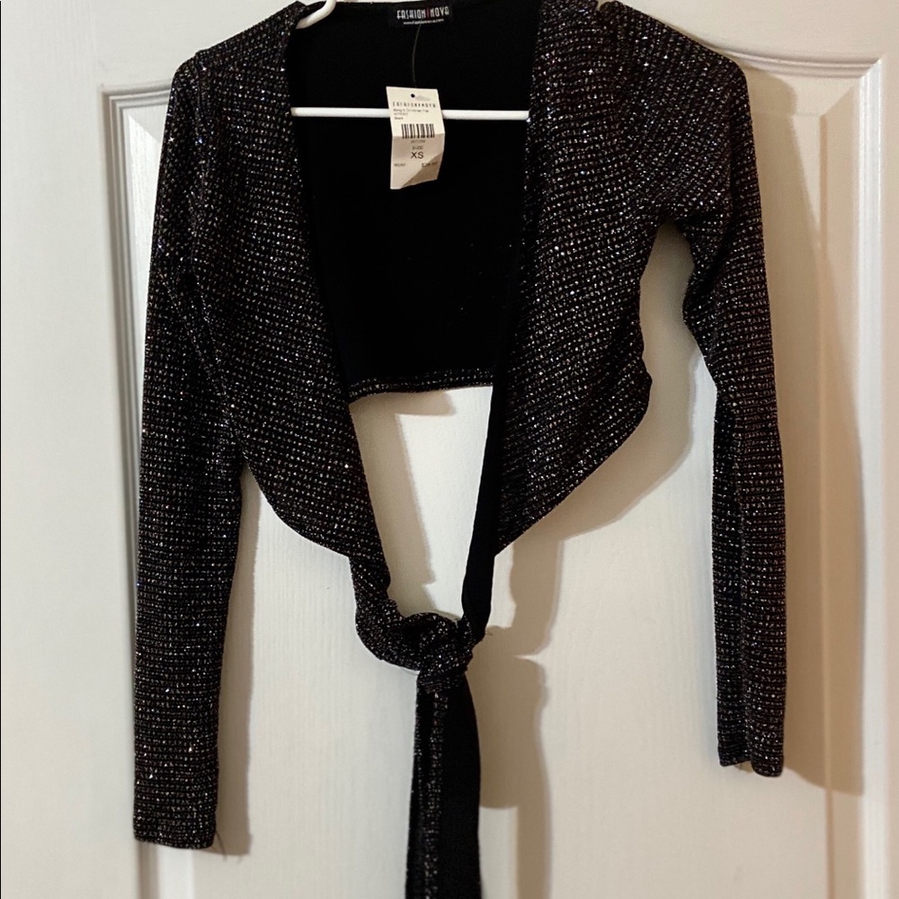 (5) 💋A beautiful sparkling black wrap top!